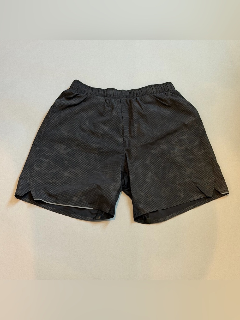 lululemon athletica Men's Metallic Black Athletic Gym & Reflective Running Short